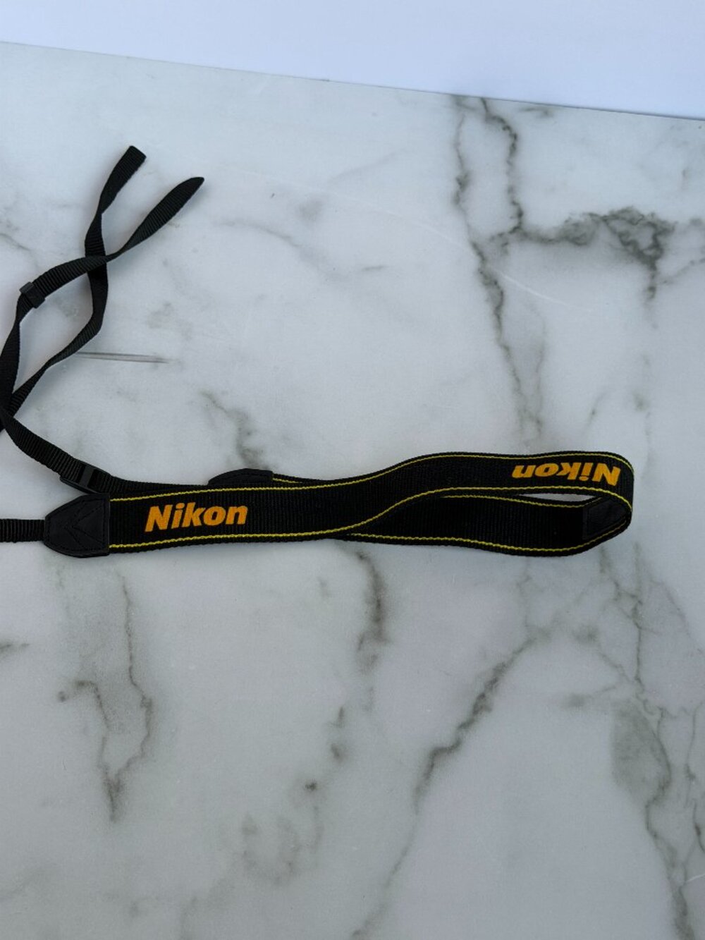 Genuine Nikon OEM DSLR Camera Neck Strap Black Yellow Adjustable